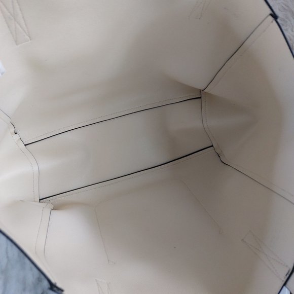 Kenneth Cole Recreation Women's Black and Cream Large  Tote - Picture 7 of 11